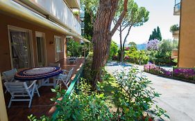 Elegante Appartamento Di 200 Mq Con Vista A Sanremo